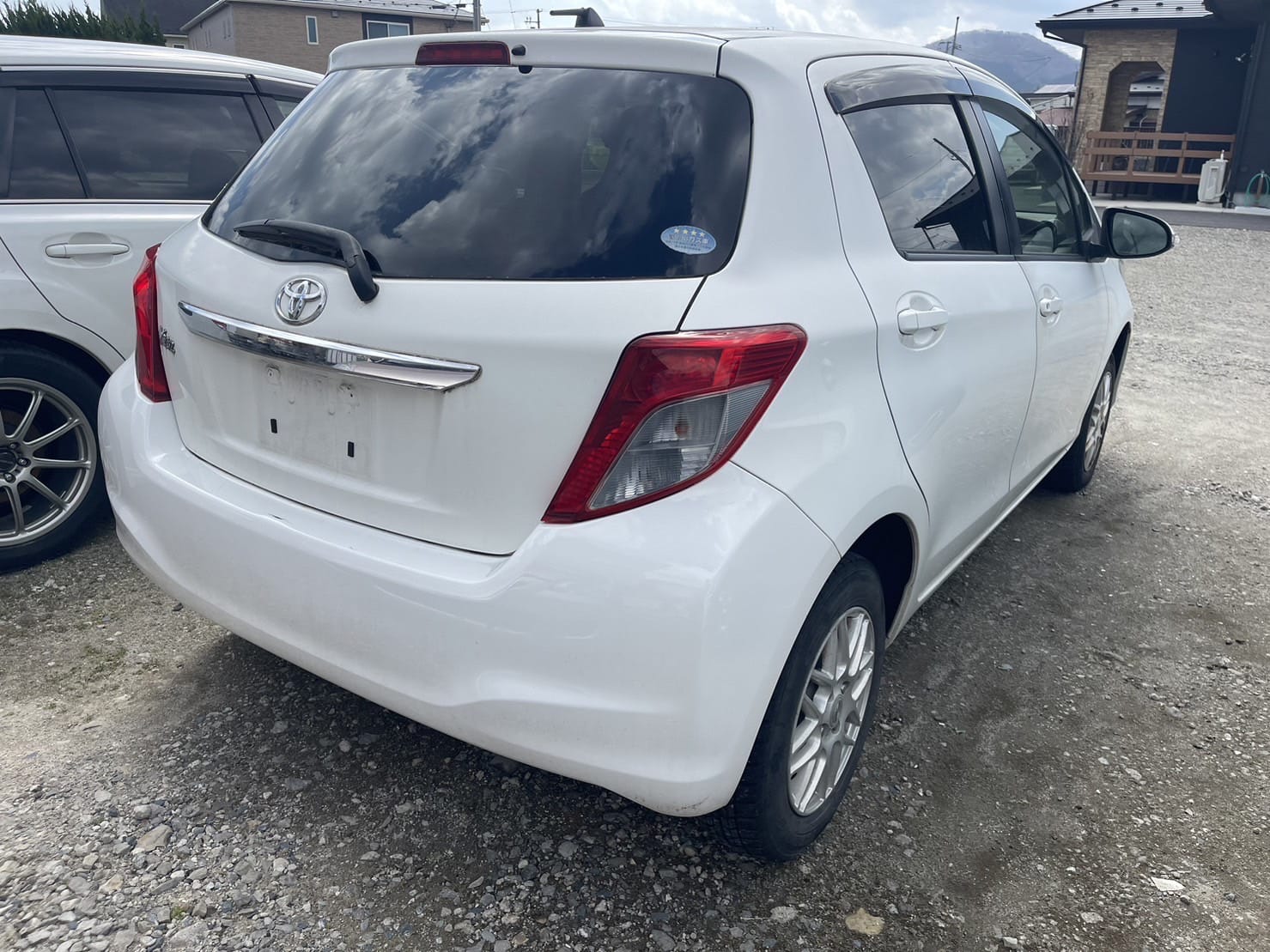 2012 Toyota Vitz 4WD